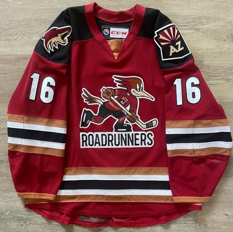 Love the shoulder patches.
