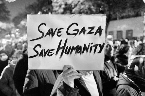 Pancarte "Save Gaza Save Humanity"
Crédits : Serge D'ignazio