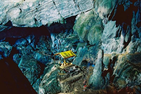 Laos, la grotte au Bouddha d'Or, Vang Vieng