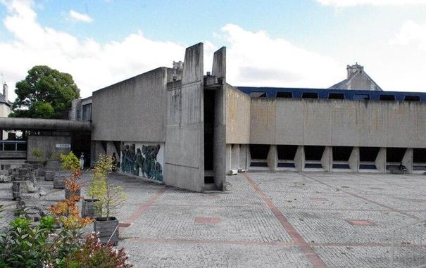 Musée Sainte-Croix à #Poitiers (#Vienne) Monge Jean. Construction 1969;1974.
Suite 👉 https://monumentum.fr/architecture-contemporaine-remarquable/acr0001080/poitiers-musee-sainte-croix
#Patrimoine #ArchitectureContemporaine
Photo CC-BY-SA 4.0 : Danielclauzier