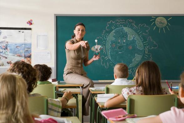 Imagen de archivo de una profesora de Infantil. (Getty Images/Connect Images)