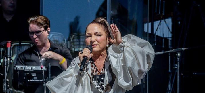 Gloria Estefan en la Plaza de Colón de Madrid. / Europa Press News