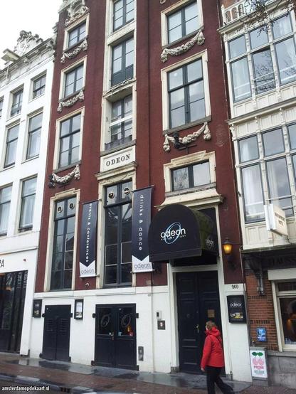 Datum opname: april 2013. Het is op deze foto niet te zien, maar onder op de gevelsteen met Odeon staat ook nog de oude naam Nurnberg.