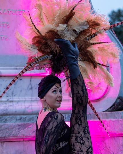 Soirée cabaret au Jardin éphemère 2025, Place Stanislas, Nancy

Canon R6 + RF 70-200mm F4

#lejardinephemere2025 #jardin #événement #tempsfort #photoderue#streetphotography #street #cabaret #rue #photographie #France #Nancy #PlaceStanislas #CanonR6