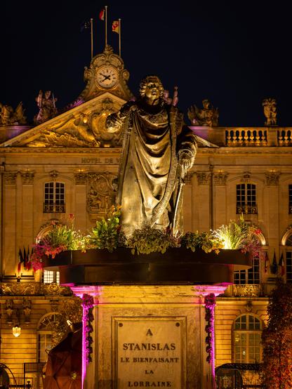 Jardin éphemère 2025, Place Stanislas, Nancy

Canon R6 + RF 70-200mm F4

#lejardinephemere2025 #jardin #événement #tempsfort #photoderue#streetphotography #street #rue #photographie #France #Nancy #PlaceStanislas #CanonR6