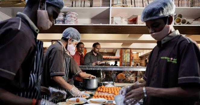 インドのサービスPMI、9月は需要鈍化で60.9に低下 なお高水準 | ロイター