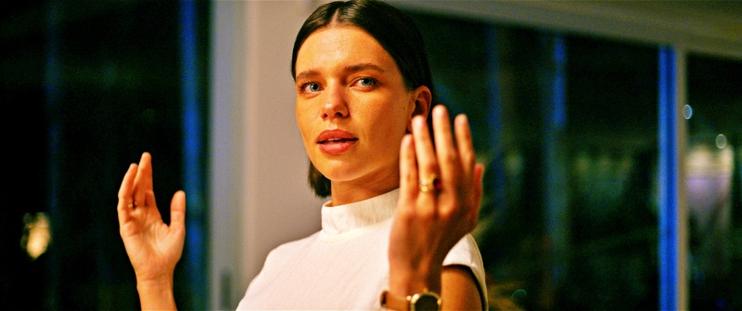 Com Bruna Linzmeyer, terror 'Virtuosas' tem estreia mundial no Festival do Rio: no longa dirigido por Cíntia Domit Bittar, o discurso conservador de mulheres ditas virtuosas descamba para o absurdo e o terror; estreia ocorre no dia 10 de outubro