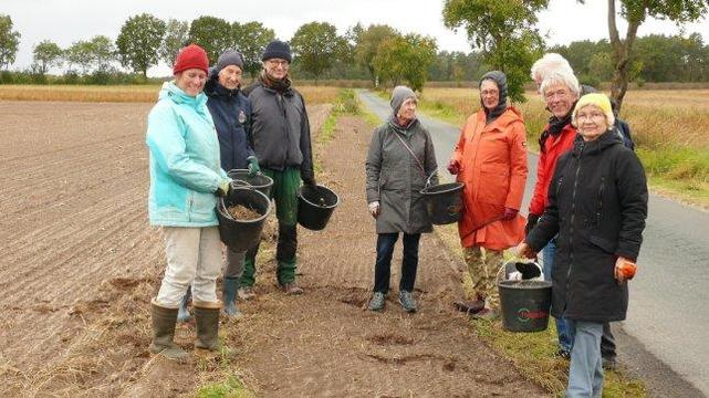 Wie eine Initiative in Hitzacker Seitenstreifen biologisch aufwerten will
