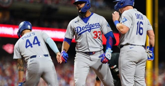 Dodgers Dugout: Looking back at Game 1 vs. the Phillies