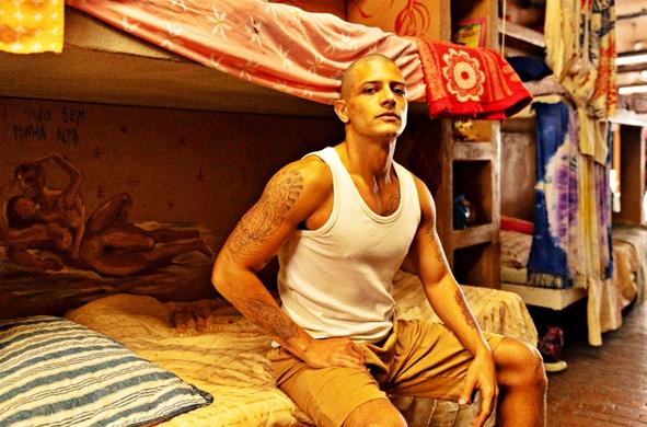 Elogiado como cangaceiro, Kelner Macêdo vive Cristian Cravinhos em 'Tremembé': "O papel mais desafiados da carreira"; true crime do Prime Video estreia dia 31 de outubro