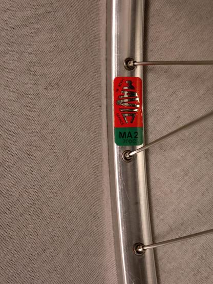 der ca. 40 jahre alte "mavic ma2" bapperl in rot/grün