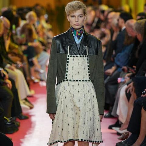 パリ・ファッションウィーク（月曜）：ミュウミュウ、コペルニ、トム ブラウン - FashionNetwork 日本