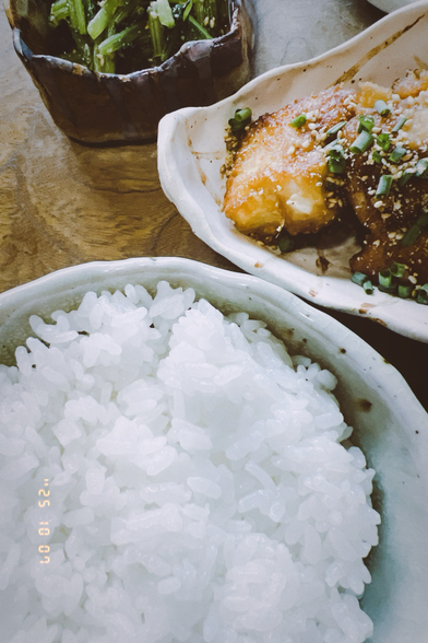 The atsuage dish and a cup of rice.