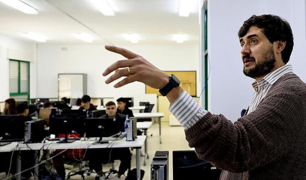 Casi un tercio de los docentes experimenta ruido y desorden en su aula del instituto. El 64% se declara afectado por exceso de tareas administrativas