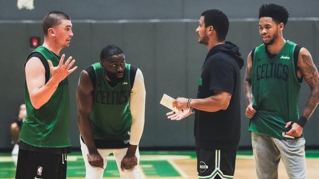 Sam Cassell calls this year's Celtics training camp "The War Zone" | Celtics Insiders