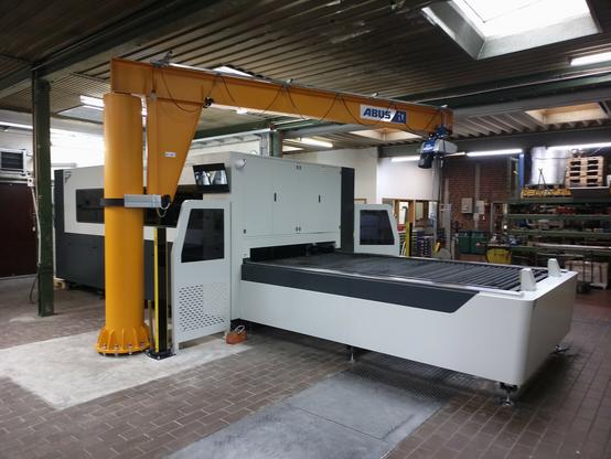 Die Laserschneidbrennanlage von MicroStep Type MSE SmartFL 3001.15L ist nun im Betrieb.