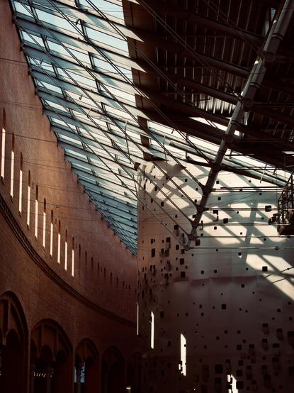 The same structure from the first picture visible in wider perspective of the Stary Browar building.