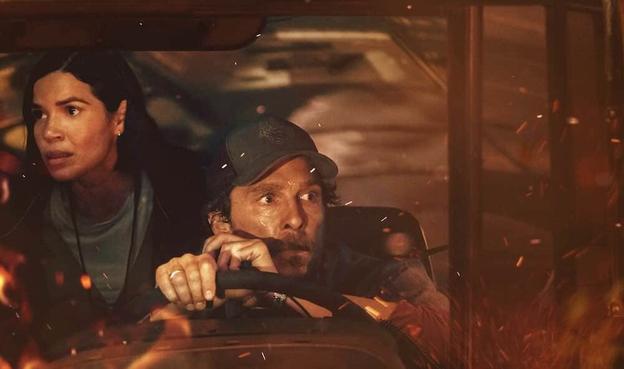 Matthew McConaughey and America Ferrera in The Lost Bus