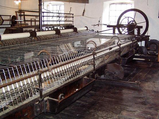 Ancienne filature des Calquières à #Langogne (#Lozère) L'existence du moulin est attestée dès le XVe siècle. L'usine est une filature de laine qui, à un niveau quasi artisanal, a fonctionné de 1853 à 1990. Elle...
Suite 👉 https://monumentum.fr/monument-historique/pa00132615/langogne-ancienne-filature-des-calquieres
#Patrimoine #MonumentHistorique
Photo CC-BY-SA 4.0 : Accrochoc