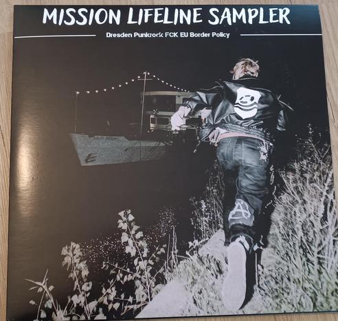 Schallplattenhüllenbild des Doppel-LP-Samplers Für Mission Lifeline aus der Dresdner (Sub)Kulturszene.
