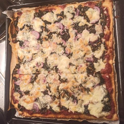 und kurz vor Schluß noch einen Mozzarella auf die Pizza...