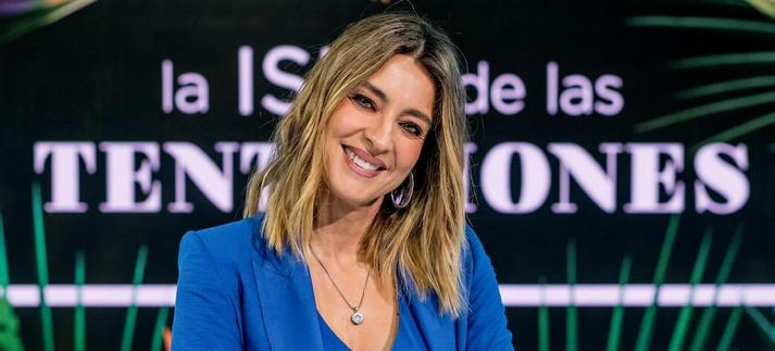 Sandra Barneda, presentadora de la Isla de las Tentaciones. Rueda de prenssa del 12 de marzo de 2025. Foto cedida por Mediaset Comunicación. / Photo by Juan Naharro Giménez