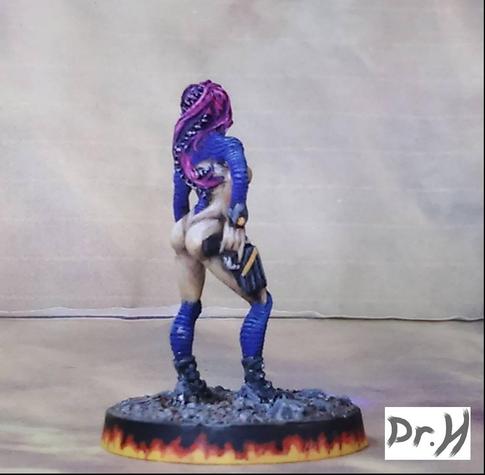Rear right view of the Szalamandra pilot.