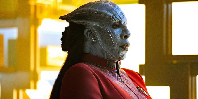 <img alt="Star Trek: Starfleet Academy, possibile data di uscita svelata per errore da un’attrice" class="webfeedsFeaturedVisual wp-post-image" height="900" src="https://i3.wp.com/static0.srcdn.com/wordpress/wp-content/uploads/2025/08/lura-thok-starfleet-academy.jpg?w=1600&amp;h=900&amp;fit=crop&amp;w=1600&amp;resize=1600,900&amp;ssl=1" style="display: block; margin-bottom: 5px; clear: both;" title="Star Trek: Starfleet Academy, possibile data di uscita svelata per errore da un’attrice" width="1600" /><div class="starw-prima-del-contenuto_4" id="starw-1093560932"><div id="addendoContainer_Interstitial"></div></div><p>L’attesa per <em>Star Trek: Starfleet Academy</em>, nuova serie dell’universo di <em>Star Trek</em> in arrivo su <strong>Paramount+</strong>, potrebbe essere accompagnata da un piccolo incidente di percorso comunicativo. Un post sui social di una delle interpreti avrebbe infatti <strong>anticipato accidentalmente il mese di uscita</strong>, previsto ora per <strong>gennaio 2026</strong>, anche se la notizia non ha ancora ricevuto conferma ufficiale.</p><div class="starw-contenuto_6" id="starw-2835016650" style="margin-top: 2px; margin-bottom: 2px;"><!-- BOX 300x250 Articolo 1 -->
<div id="addendoContainer_9001" style="width: 300px; height: 250px;">
</div></div>
<p>Il progetto, prodotto da <strong>Alex Kurtzman</strong> e <strong>Noga Landau</strong>, promette di espandere ulteriormente il franchise, introducendo una nuova generazione di cadetti della Flotta Stell