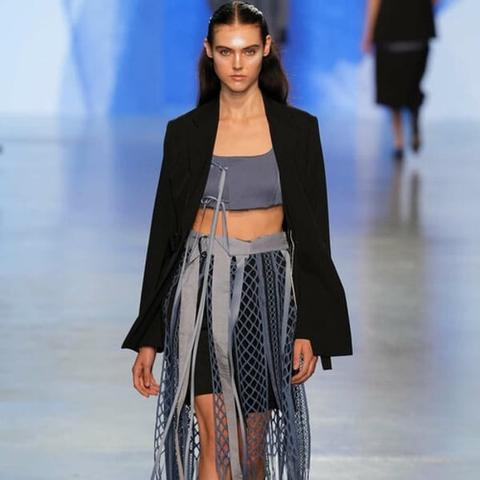 パリ・ファッションウィーク最終日：UJOH、ピエール・カルダン、メリル・ロッゲ - FashionNetwork 日本