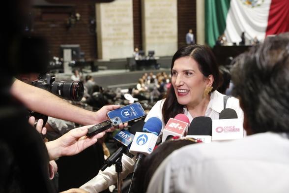 Kenia López Rabadán