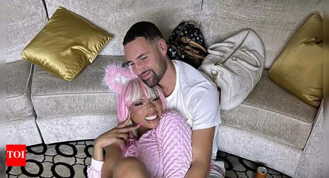 Klay Thompson shares cozy romantic photo with Megan Thee Stallion after dodging reporter’s question about their relationship | NBA News