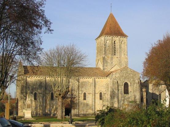 Eglise Saint-Pierre à #Melle (#DeuxSèvres) Eglise romane ornée d'un portail sculpté (frise aux modillons séparés par des bas-reliefs représentant les signes du zodiaque). Au-dessus du portail, niche abritant le...
Suite 👉 https://monumentum.fr/monument-historique/pa00101265/melle-eglise-saint-pierre
#Patrimoine #MonumentHistorique
Photo CC-BY-SA 4.0 : Civitano