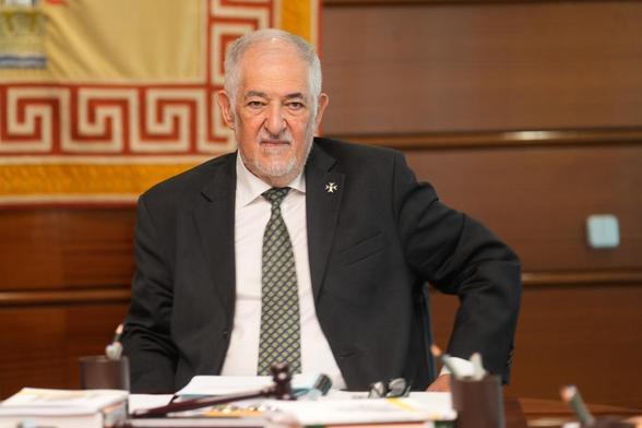 El Pleno adopta la decisión por mayoría con los votos a favor del bloque progresista y el rechazo de los conservadores Ricardo Enríquez, Enrique Arnaldo, Concepción Espejel y César Tolosa