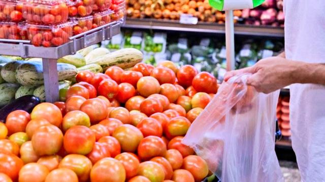 São Luís está entre as 22 capitais do país que tiveram redução na cesta básica em setembro: segundo pesquisa de Conab e DIEESE divulgada nesta quarta, capital paraibana apresentou queda em oito dos 12 alimentos pesquisados, com destaque para tomate, arroz e banana