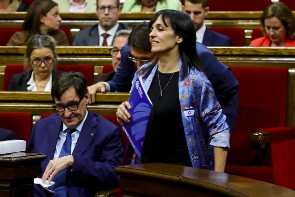 El presidente de la Generalitat y la líder de Aliança Catalana se enfrentan por Gaza y la inmigración en el Debate de Política General