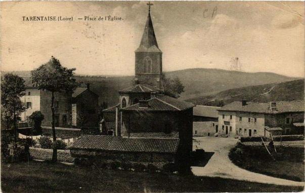 Tarentaise Place de l'Eglise à #Tarentaise (#Loire)  #CartePostaleAncienne 👉 https://cartorum.fr/carte-postale/452907/tarentaise-tarentaise-place-de-leglise