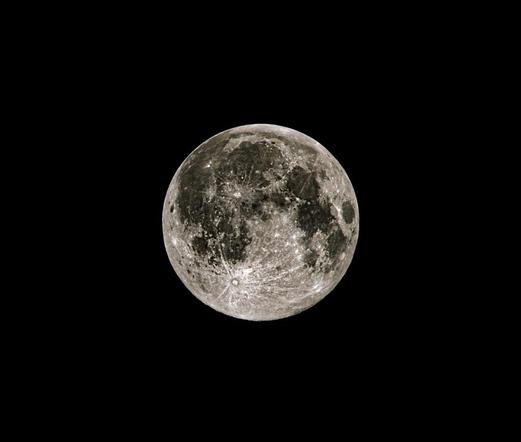 My clearest Luna picture. Ever.