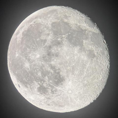 Tonight's Amazing 94% Illuminated Moon.