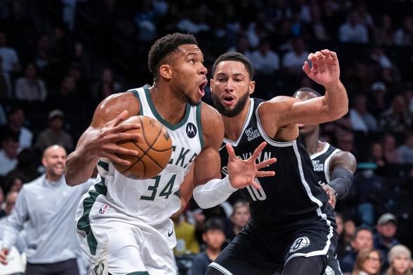 Giannis Antetokounmpo 'locked in' with Bucks after Knicks trade talk