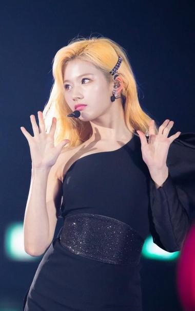 190822 Sana