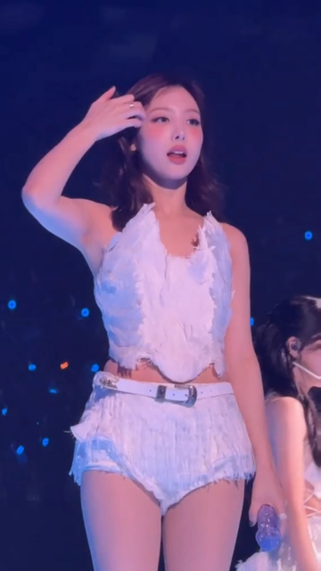 Beautiful Nayeon 🤍