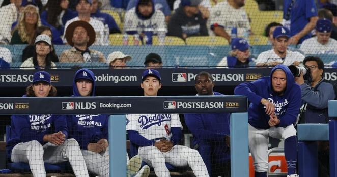 Dodgers blow surefire win in Game 3, and now they could blow season