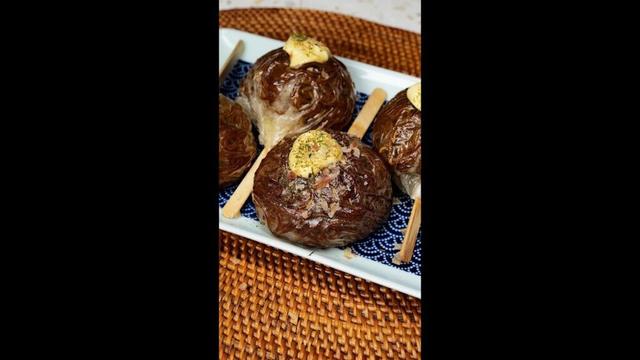 【ライスペーパーで焼きそばを簡単アレンジ♡】子どもが喜ぶ見た目！ライスペーパーで作る焼きそばロリポップ / Yakisoba Noodle Pops