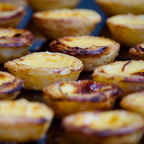 Egg custard tart pastry: pastel de nata