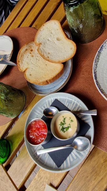 Tostado (toast) with tomato and aioli