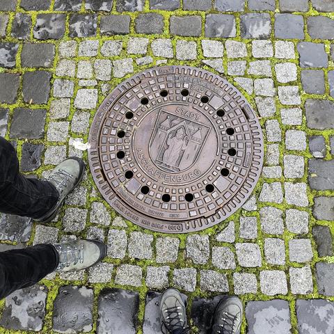 Putdeksel met wapen van Stadt Aschaffenburg.