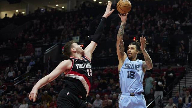 Grizzlies' Clarke gets injection in knee instead of surgery, expected back for start of next season