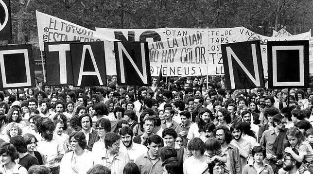 Manifestació pel NO a la permanència d'España a la OTAN. 1986