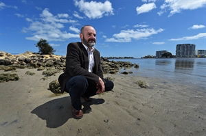 The Mandurah Mail interviews Prof Ray Wills