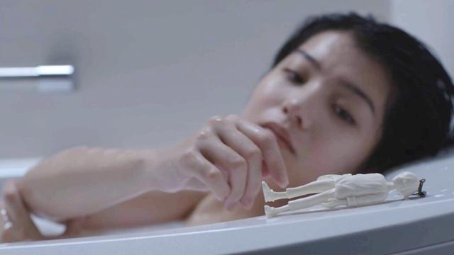 蒔田彩珠、恋愛も性も完全に無い「楽園」で妊娠／映画『消滅世界』予告編